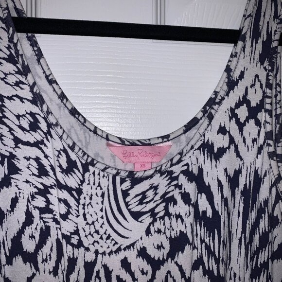 Lilly Pulitzer - Jarrett Romper in Bright Navy Pineapple Party - Size XS - Picture 1 of 6